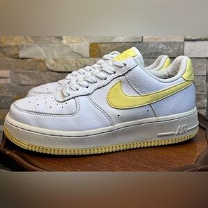 Unisex Sz 7.5 Nike Air Force One Low Top AF1 White Yellow  Shoes Sneakers